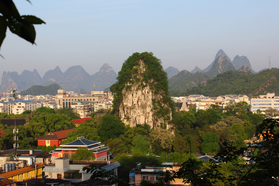 Duxiu Feng (Solitary Beauty Peak)